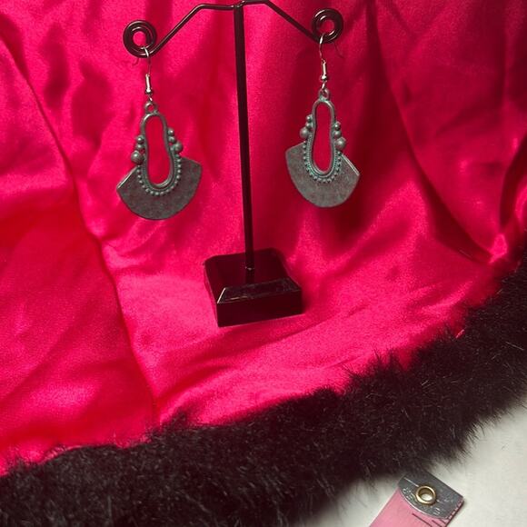 Beautiful Aqua Blue Gypsy Boho 2” earrings. Silvertone Alloy Metal Nickel Free - Picture 2 of 4